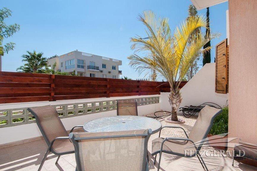 1 Bedroom Garden Flat, Sleeps 4 Пафос Экстерьер фото